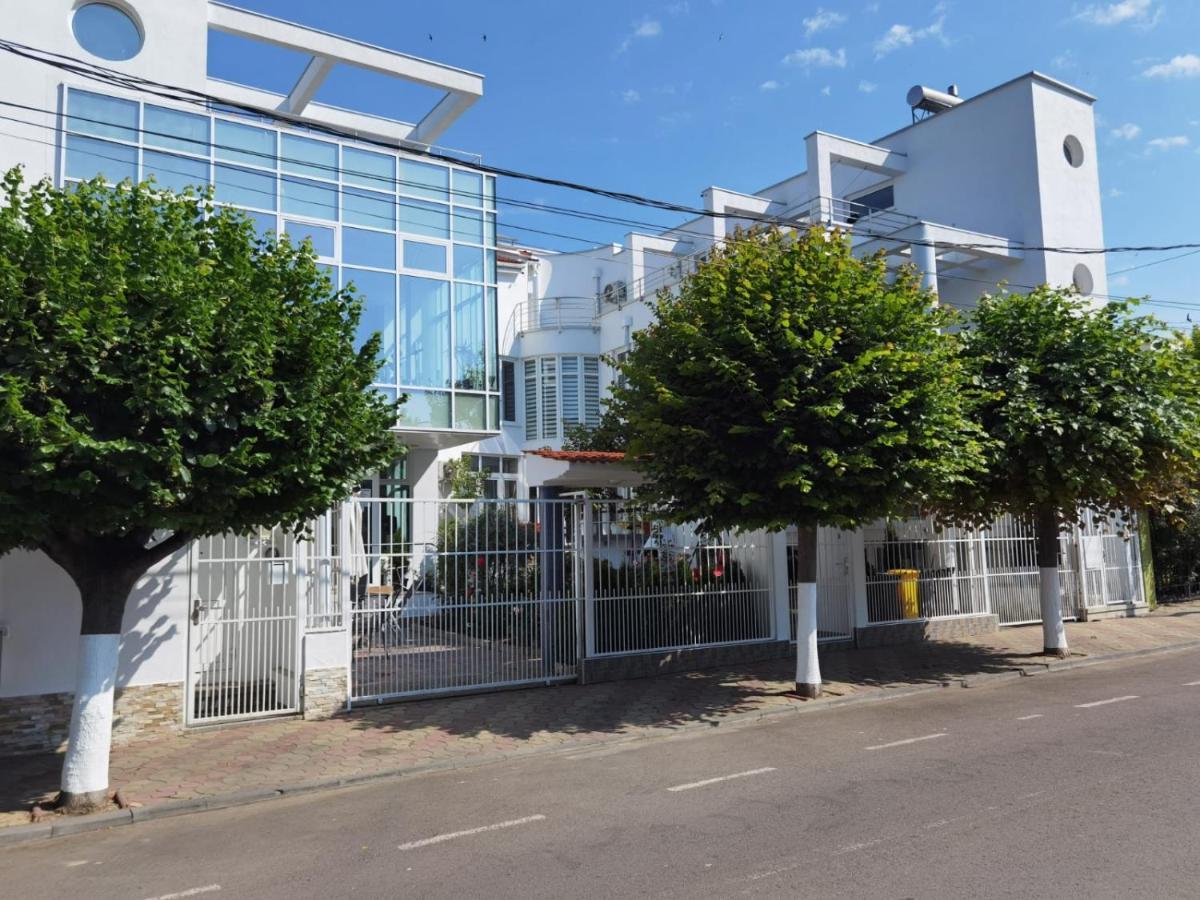 فندق Fitness House With Garden كونستانتا المظهر الخارجي الصورة