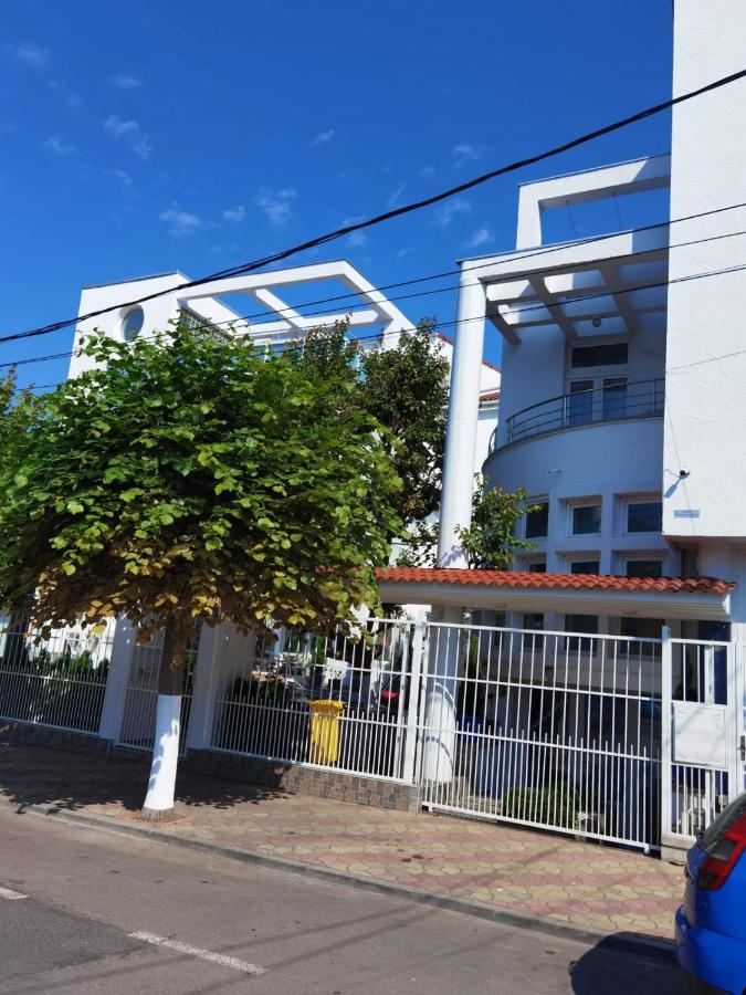 فندق Fitness House With Garden كونستانتا المظهر الخارجي الصورة
